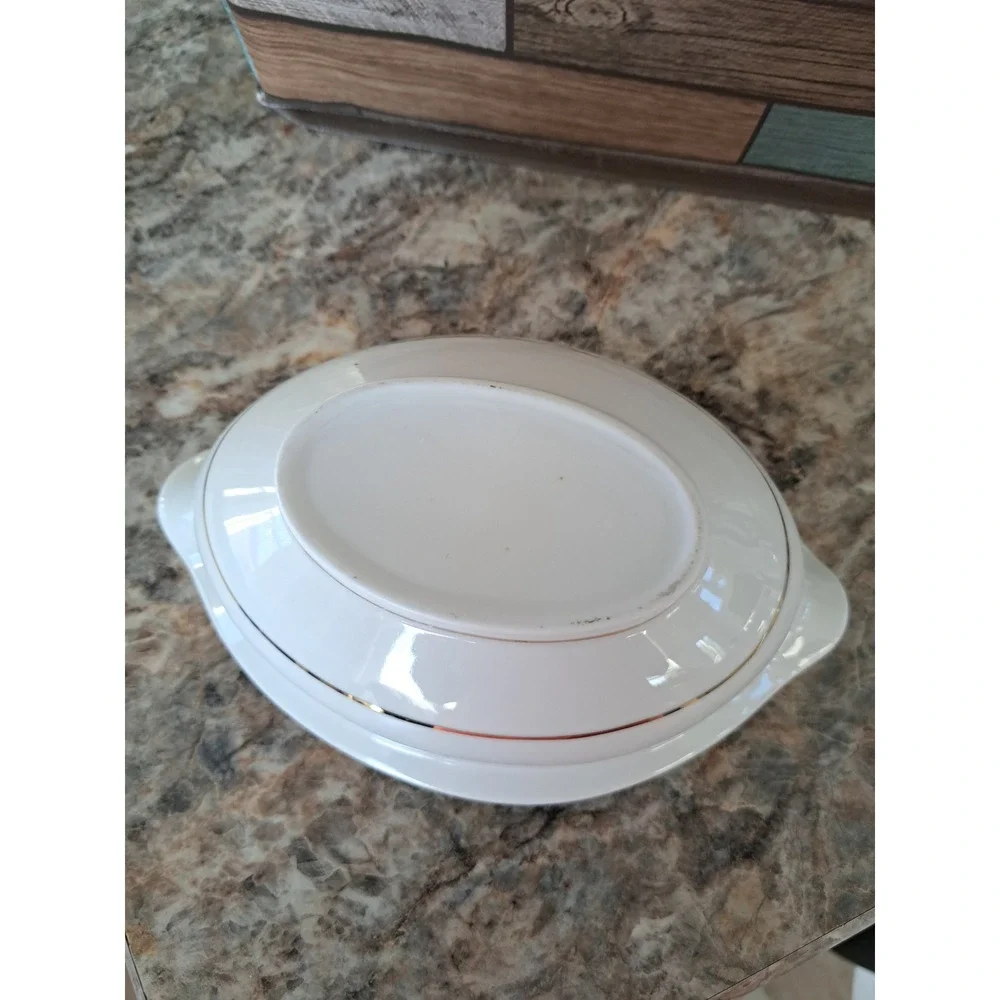 Lynns Fine China Gravy Boat with Attached Underplate White Gold Trim Serving
